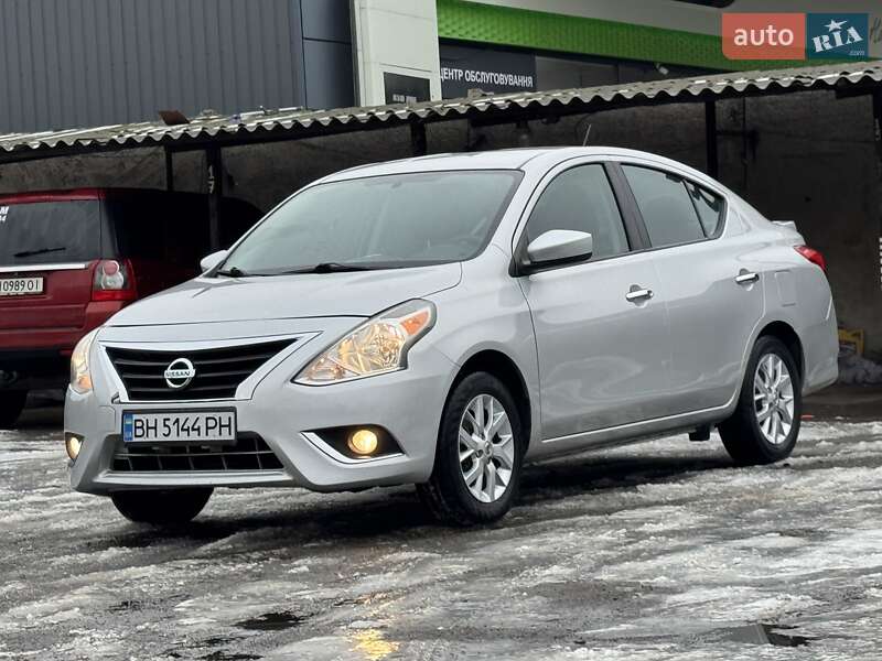 Седан Nissan Versa 2018 в Одесі