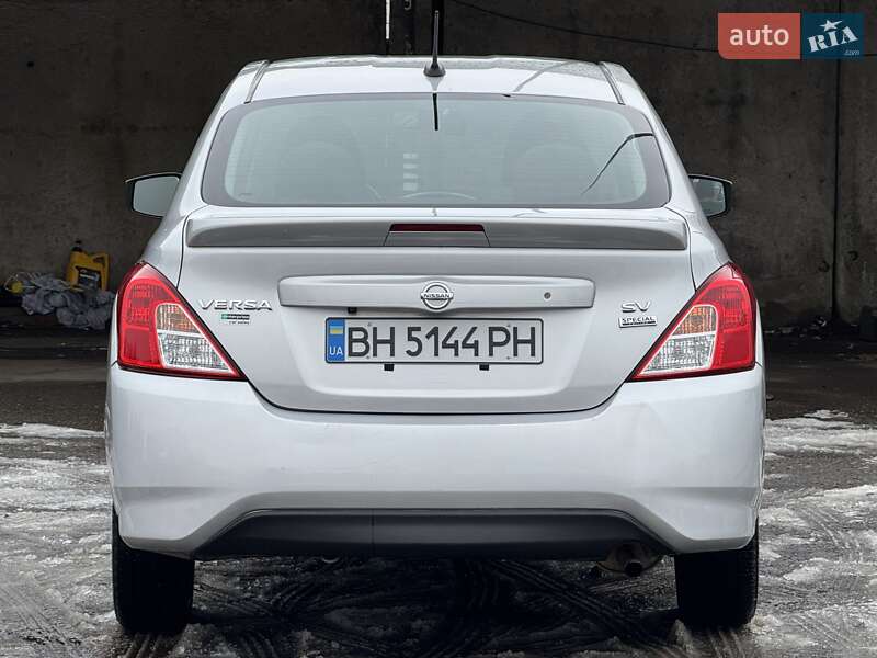 Седан Nissan Versa 2018 в Одесі