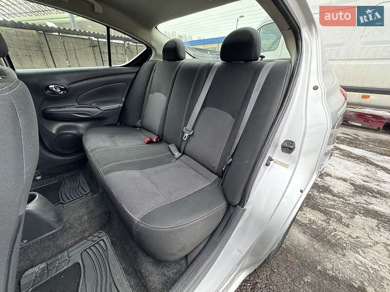 Седан Nissan Versa 2018 в Одесі