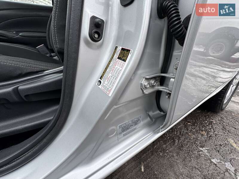 Седан Nissan Versa 2018 в Одесі