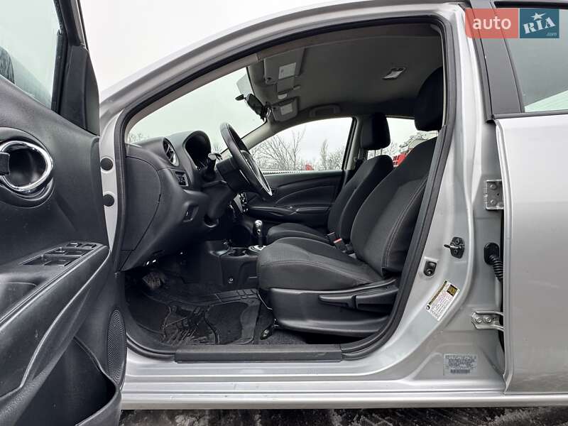 Седан Nissan Versa 2018 в Одесі