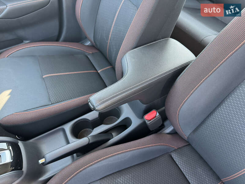 Седан Nissan Versa 2019 в Києві