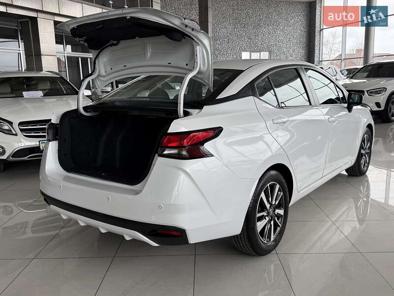 Седан Nissan Versa 2022 в Одессе