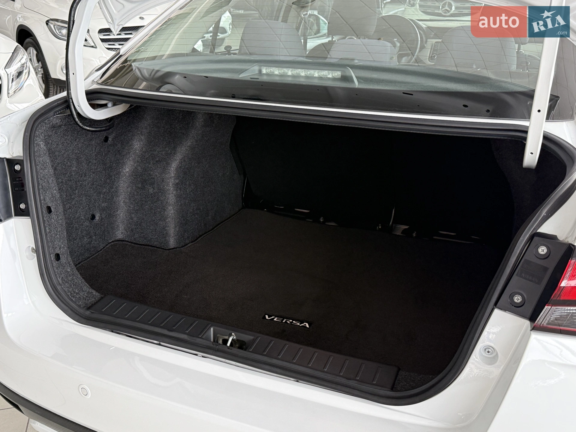 2022 Nissan Versa - мініатюра 16