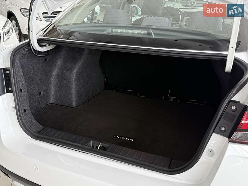 Седан Nissan Versa 2022 в Одессе