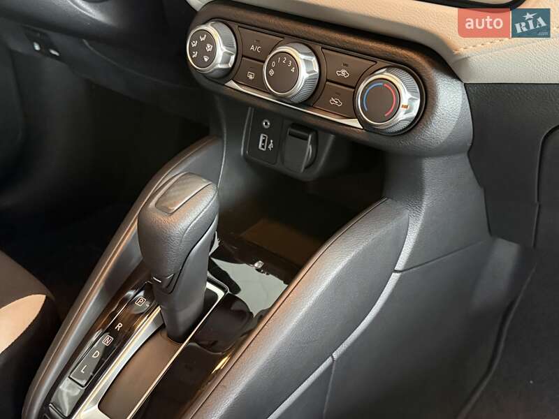 Седан Nissan Versa 2022 в Одессе