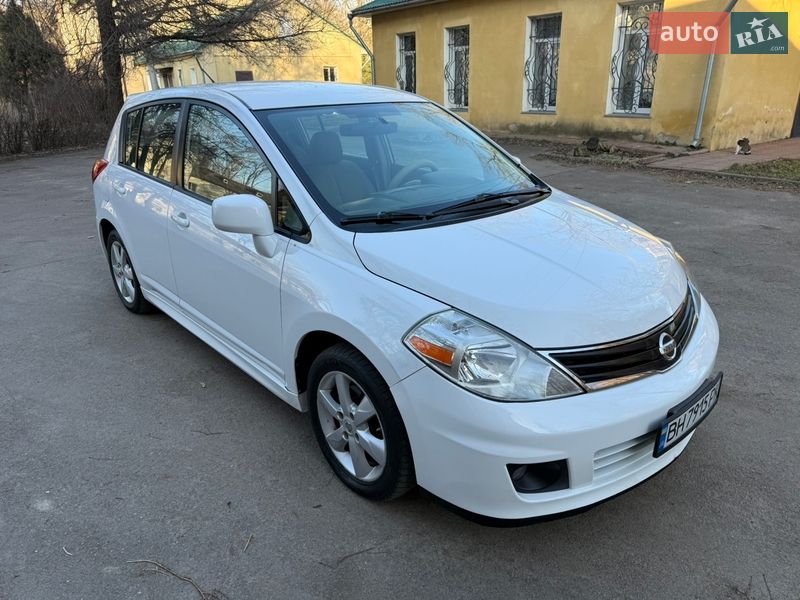 Хэтчбек Nissan Versa 2010 в Одессе