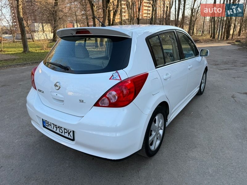 Хэтчбек Nissan Versa 2010 в Одессе