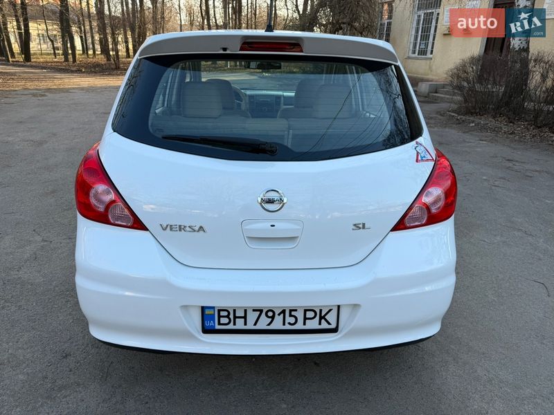 Хэтчбек Nissan Versa 2010 в Одессе