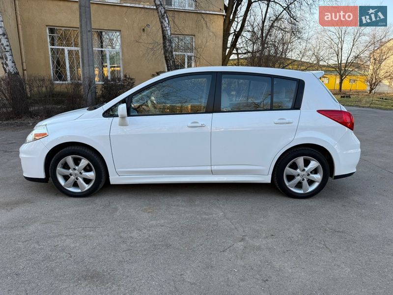 Хэтчбек Nissan Versa 2010 в Одессе