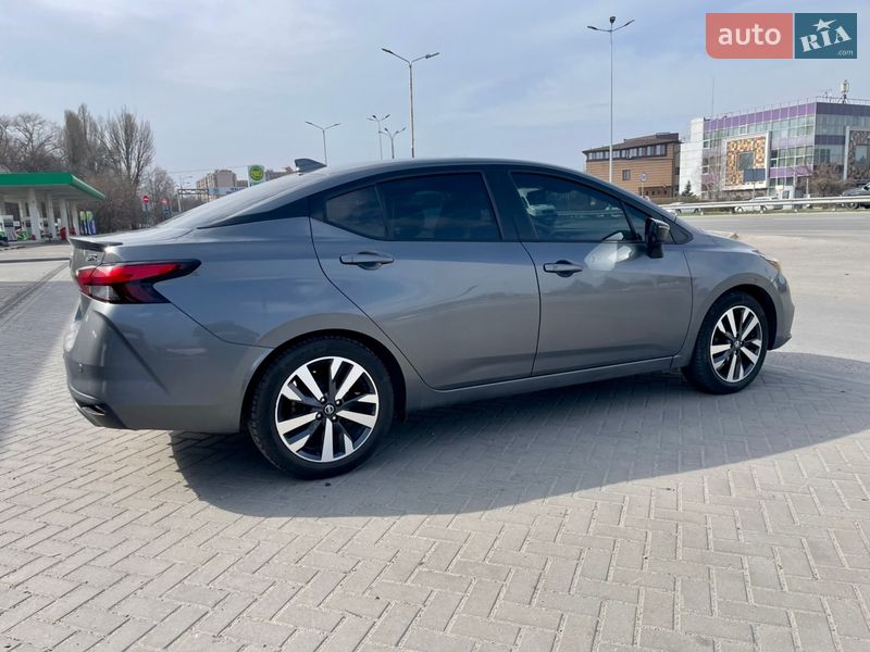 Седан Nissan Versa 2019 в Днепре
