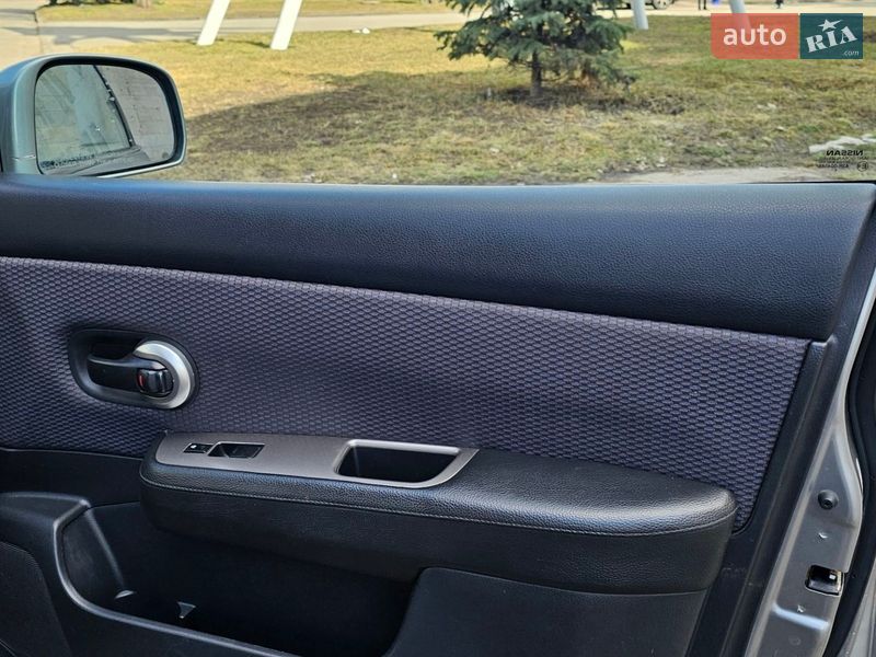 Седан Nissan Versa 2007 в Киеве фото 19 Седан Nissan Versa 2007 в Киеве