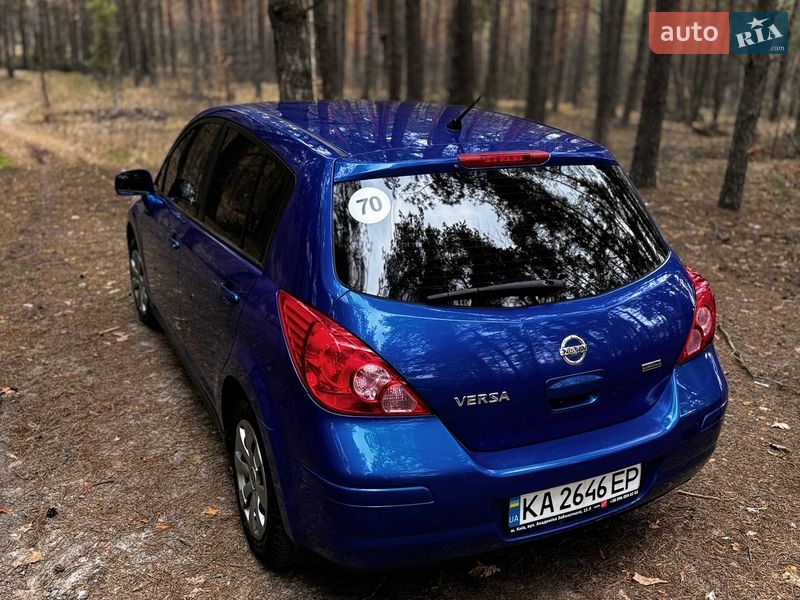 Седан Nissan Versa 2012 в Василькове