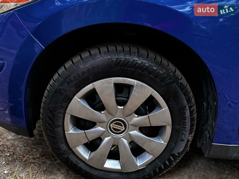 Седан Nissan Versa 2012 в Василькове