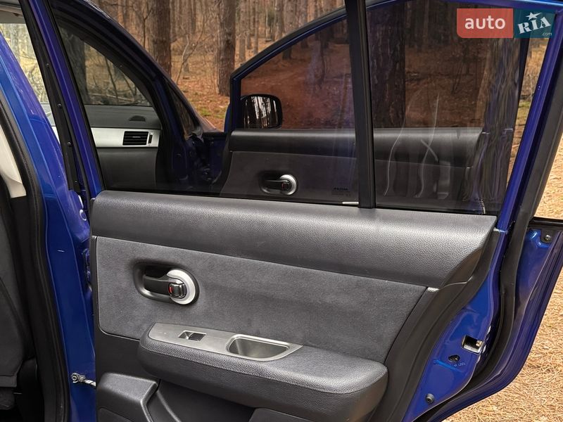 Седан Nissan Versa 2012 в Василькове