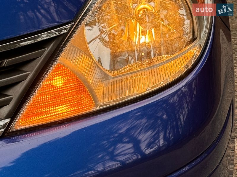 Седан Nissan Versa 2012 в Василькове