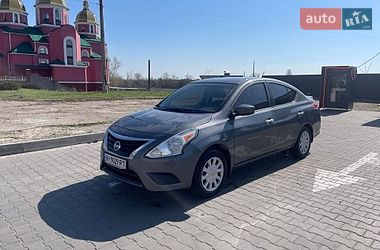 Седан Nissan Versa 2016 в Кам'янському