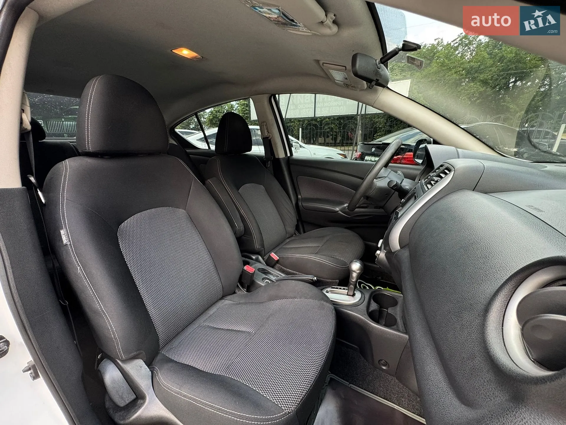2013 Nissan Versa - мініатюра 12