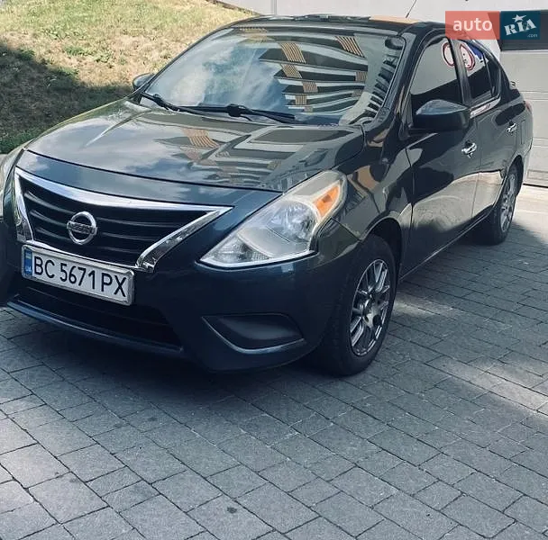 Nissan Versa
