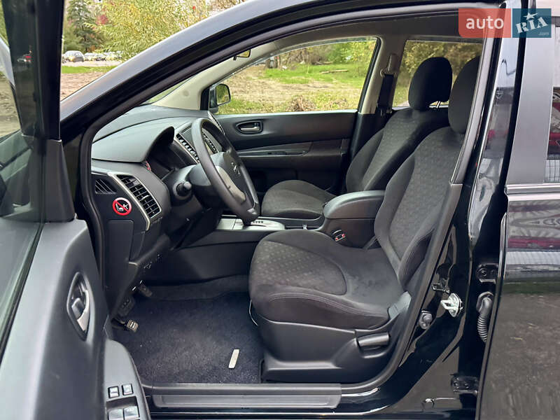 Універсал Nissan Wingroad 2013 в Києві фото 12 Універсал Nissan Wingroad 2013 в Києві