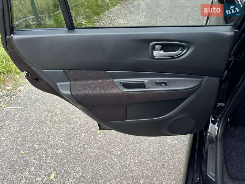 Універсал Nissan Wingroad 2013 в Києві фото 15 Універсал Nissan Wingroad 2013 в Києві