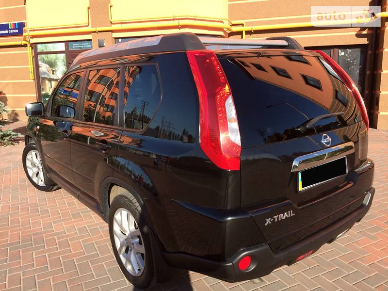 Позашляховик / Кросовер Nissan X-Trail 2011 в Вишневому фото 12 Позашляховик / Кросовер Nissan X-Trail 2011 в Вишневому