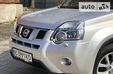 Позашляховик / Кросовер Nissan X-Trail 2012 в 