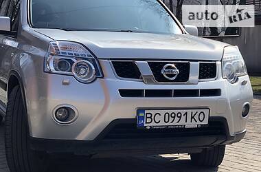 Позашляховик / Кросовер Nissan X-Trail 2012 в 
