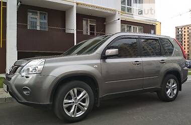 Позашляховик / Кросовер Nissan X-Trail 2012 в 