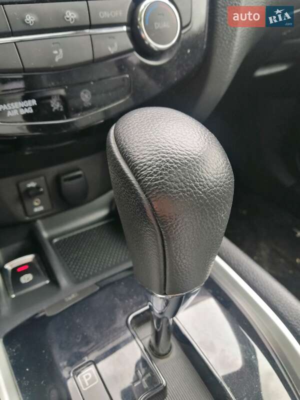 Позашляховик / Кросовер Nissan X-Trail 2014 в Рівному