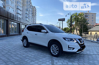 Позашляховик / Кросовер Nissan X-Trail 2017 в Івано-Франківську