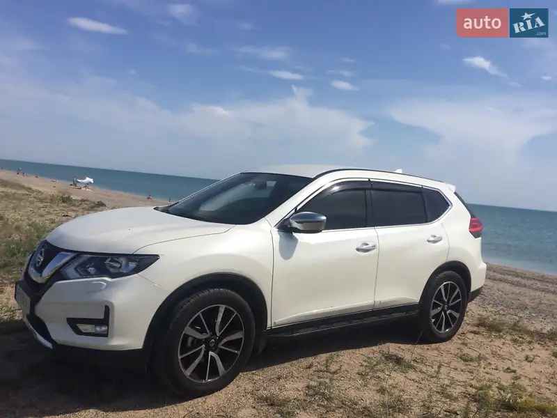 Позашляховик / Кросовер Nissan X-Trail 2018 в 