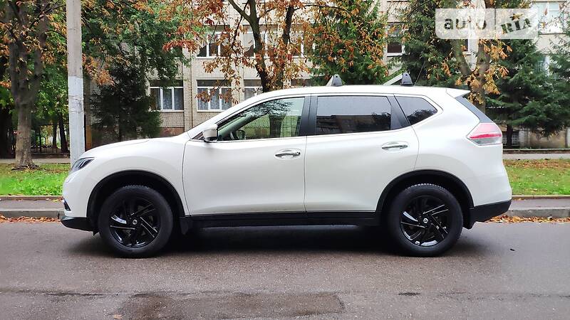Внедорожник / Кроссовер Nissan X-Trail 2017 в Львове