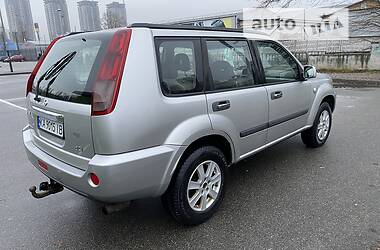 Внедорожник / Кроссовер Nissan X-Trail 2004 в 