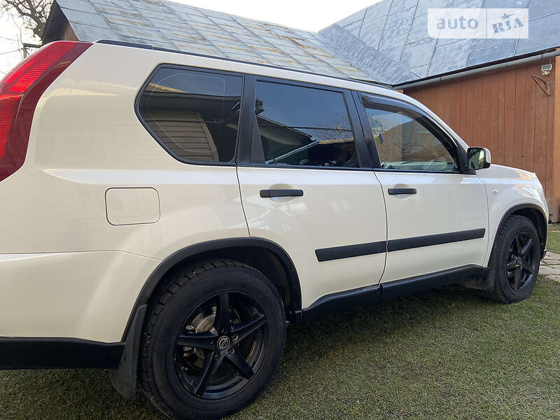 Внедорожник / Кроссовер Nissan X-Trail 2010 в Богородчанах