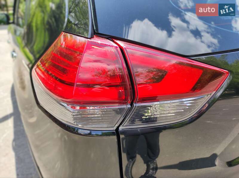 Позашляховик / Кросовер Nissan X-Trail 2018 в Першотравенську