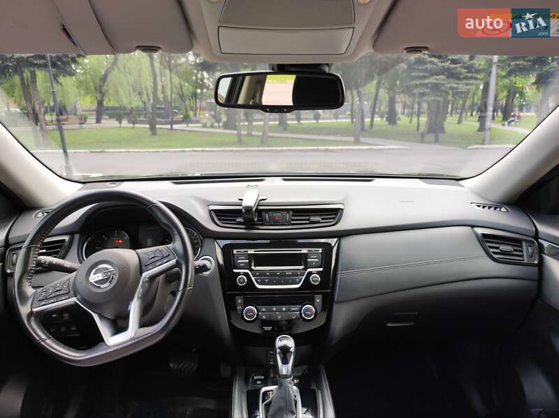 Позашляховик / Кросовер Nissan X-Trail 2018 в Першотравенську