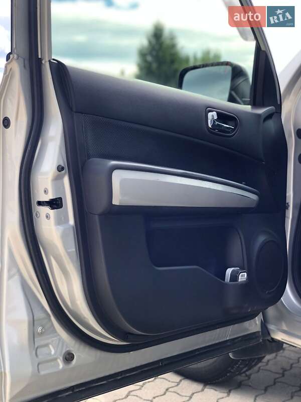 Позашляховик / Кросовер Nissan X-Trail 2012 в Трускавці