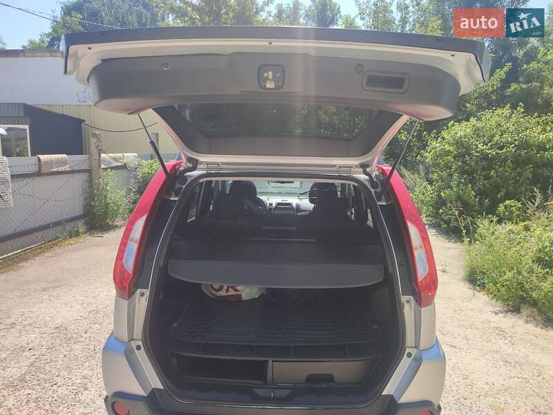 Позашляховик / Кросовер Nissan X-Trail 2011 в Києві