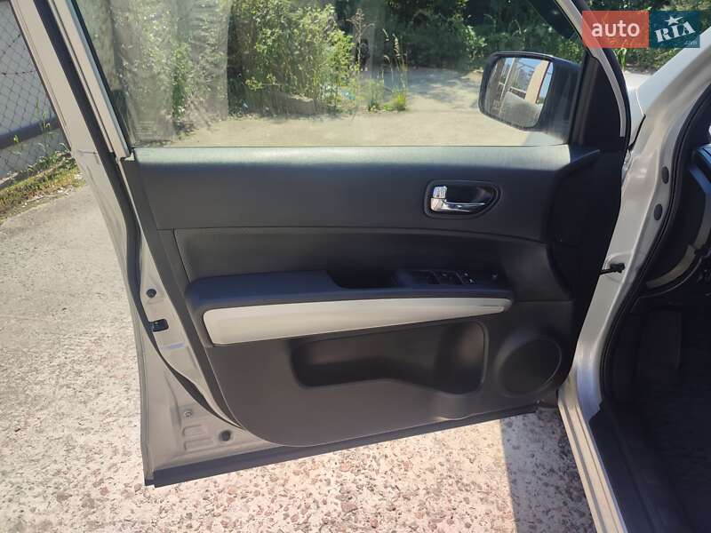 Позашляховик / Кросовер Nissan X-Trail 2011 в Києві