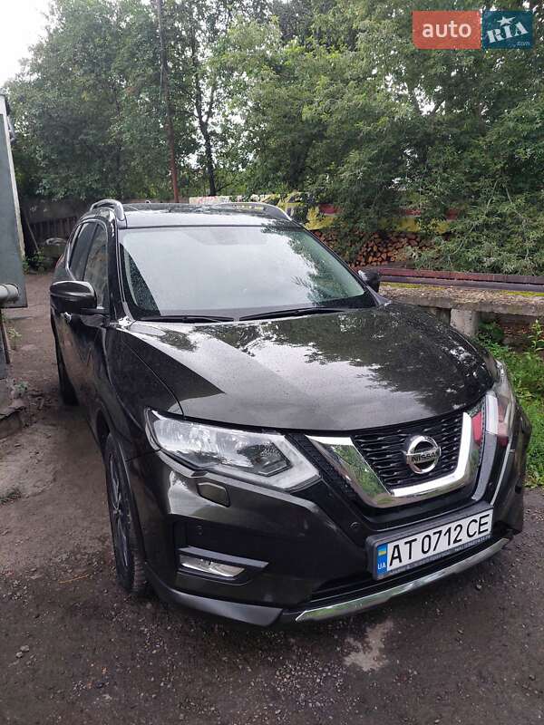 Позашляховик / Кросовер Nissan X-Trail 2017 в Івано-Франківську