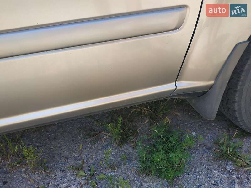 Позашляховик / Кросовер Nissan X-Trail 2005 в Харкові