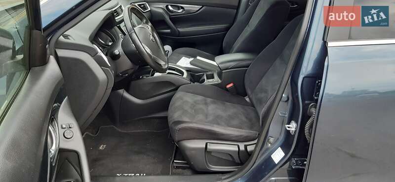 Внедорожник / Кроссовер Nissan X-Trail 2017 в Владимире