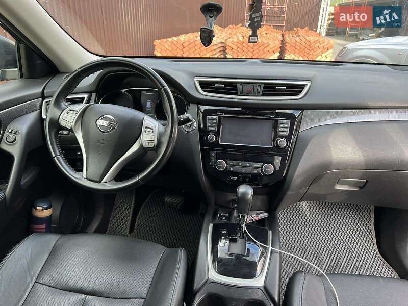 Позашляховик / Кросовер Nissan X-Trail 2014 в Володимирі