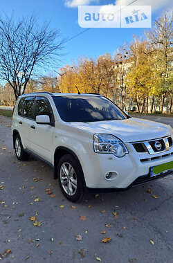 Внедорожник / Кроссовер Nissan X-Trail 2013 в Звягеле
