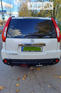 Внедорожник / Кроссовер Nissan X-Trail 2013 в Звягеле