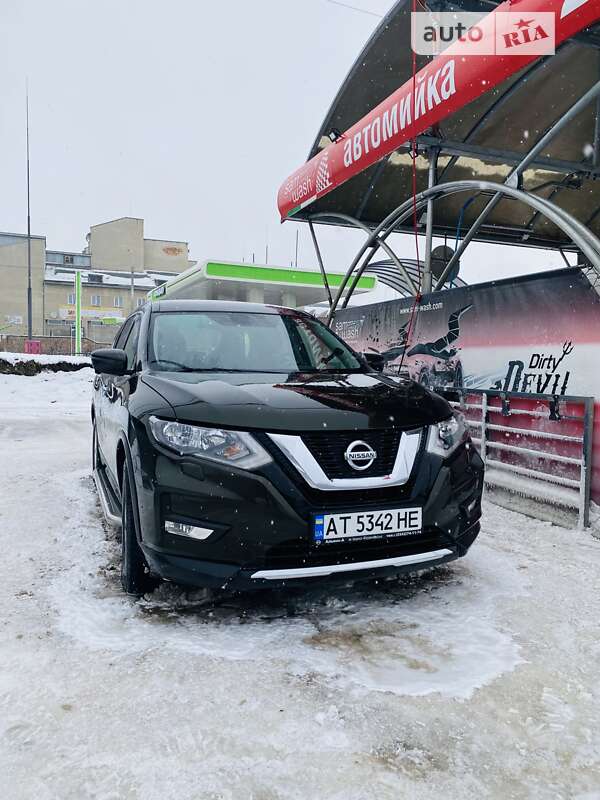 Позашляховик / Кросовер Nissan X-Trail 2018 в Монастириській