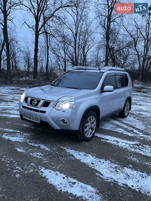 Позашляховик / Кросовер Nissan X-Trail 2012 в Новоархангельську
