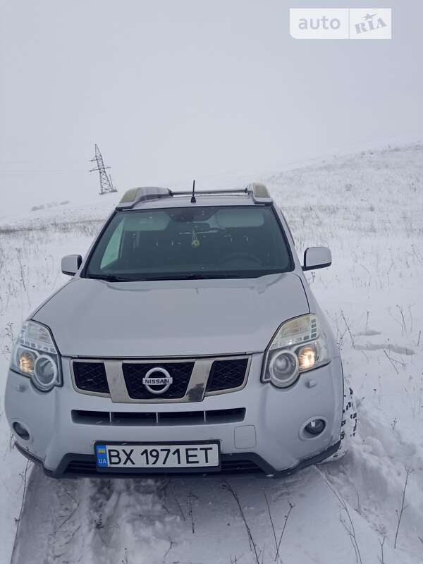 Внедорожник / Кроссовер Nissan X-Trail 2011 в Староконстантинове