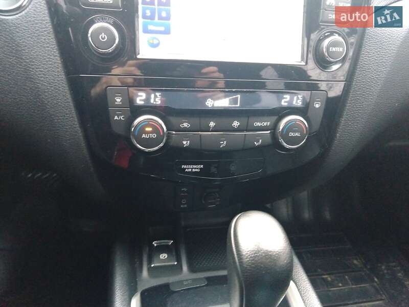 Внедорожник / Кроссовер Nissan X-Trail 2015 в Кривом Роге